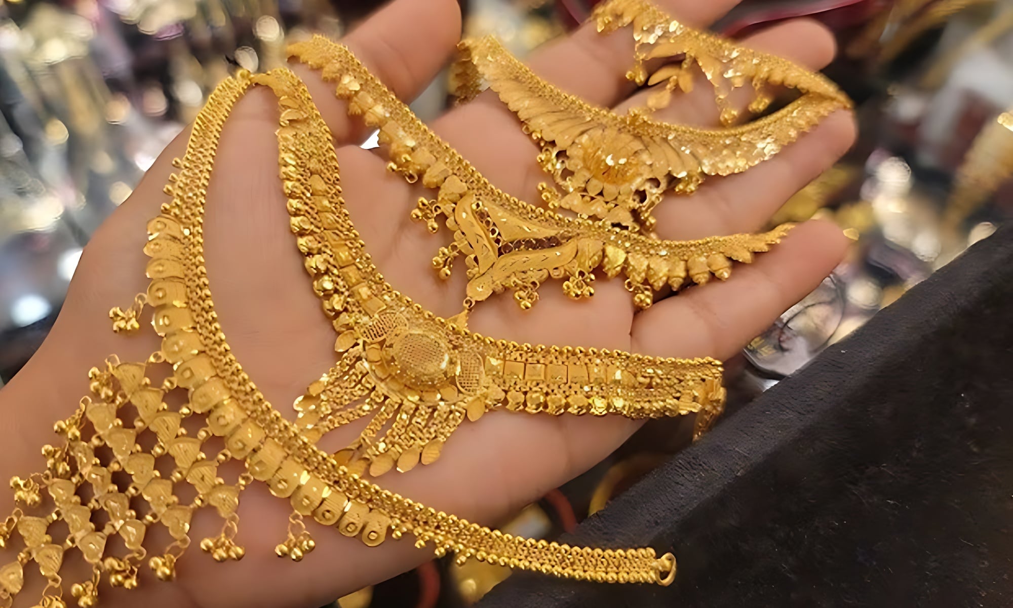 বাংলাদেশে আজ এক ভরি ১৮, ২১, ২২ ক্যারেট স্বর্ণের দাম