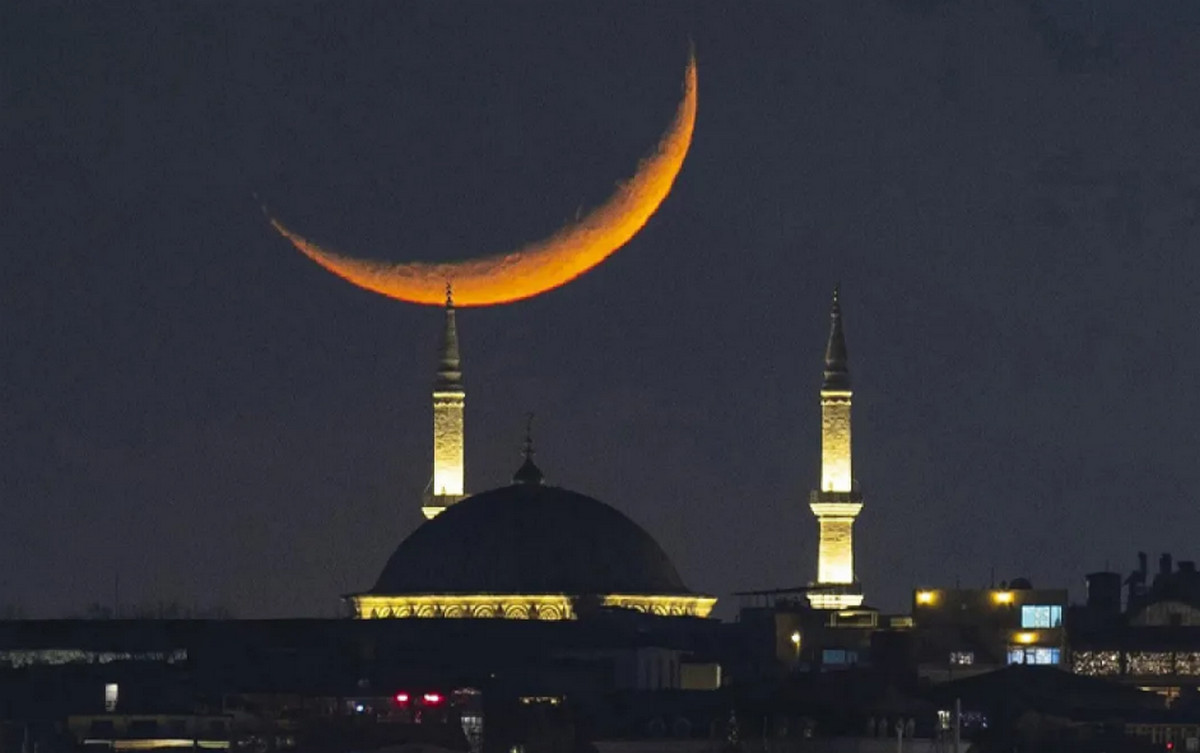 আরব আমিরাত ও বাংলাদেশে ঈদুল ফিতরের সম্ভাব্য তারিখ ঘোষণা