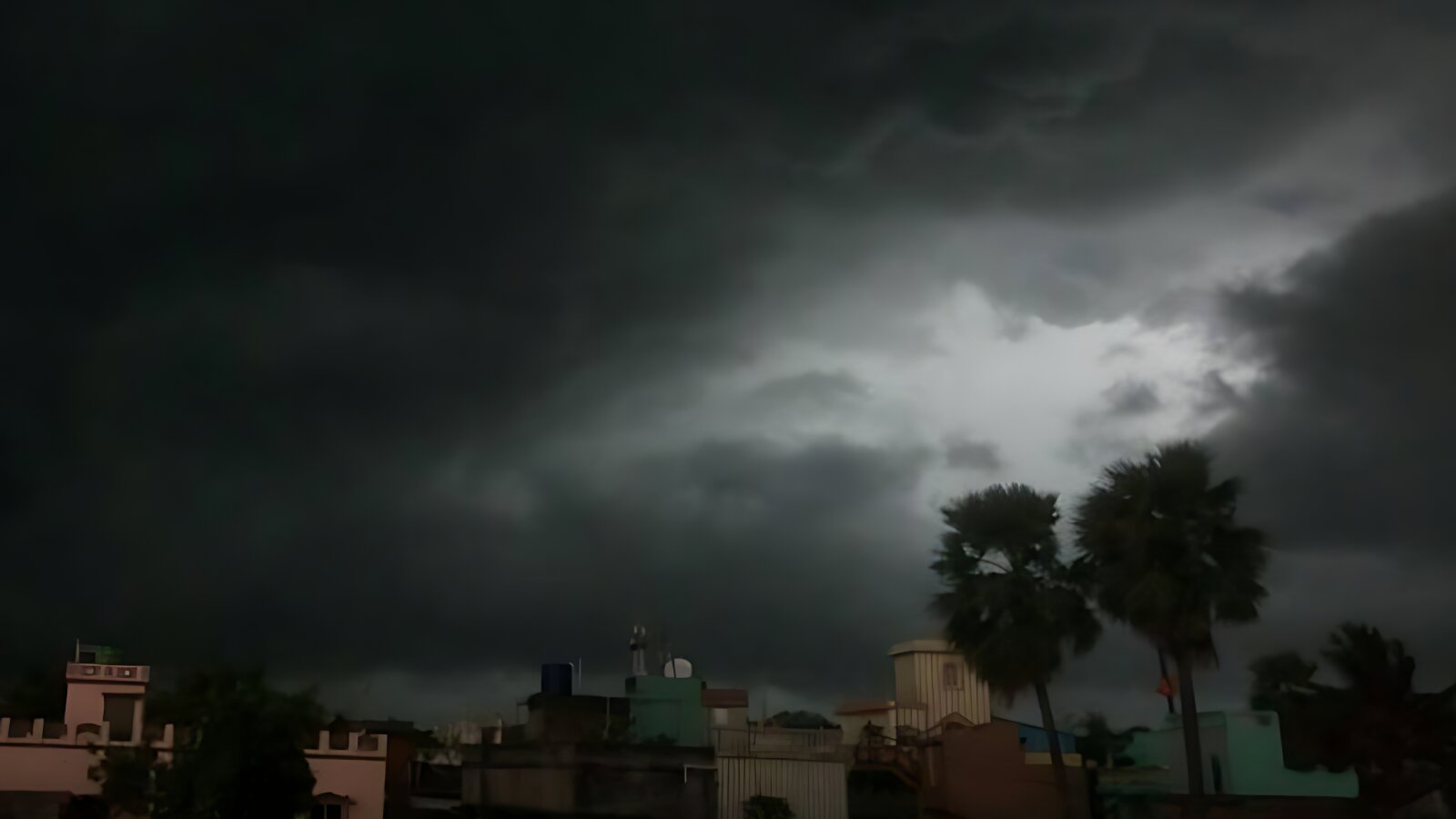 যেসব বিভাগে আজ ঝড়-বৃষ্টির পূর্বাভাস জানাল আবহাওয়া অধিদপ্তর