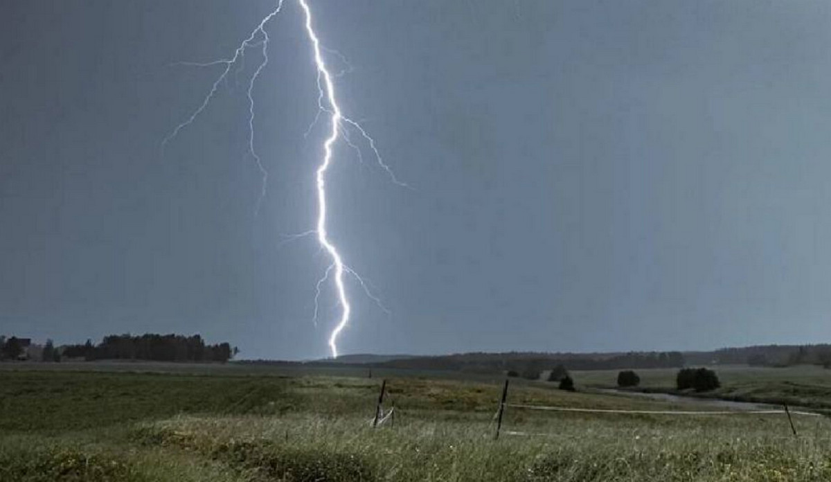 বজ্রপাতে কৃষকসহ ২ জনের মৃত্যু