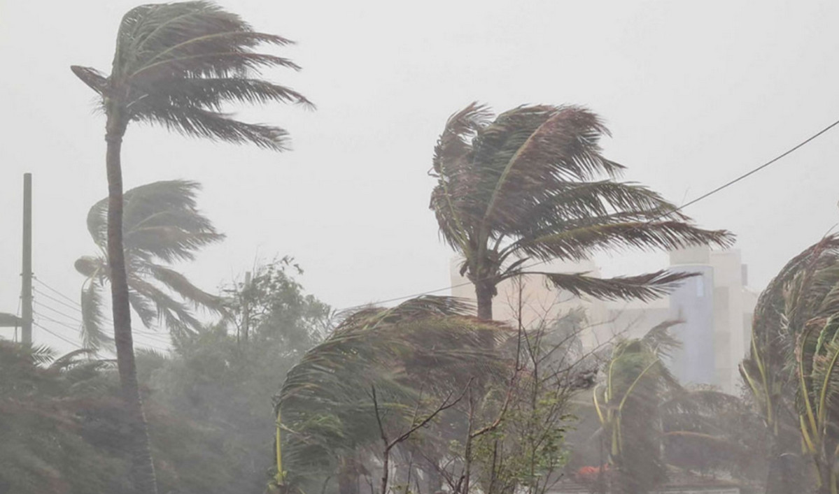 দুপুরের মধ্যে যেসব জেলায় বজ্রবৃষ্টির পূর্বাভাস