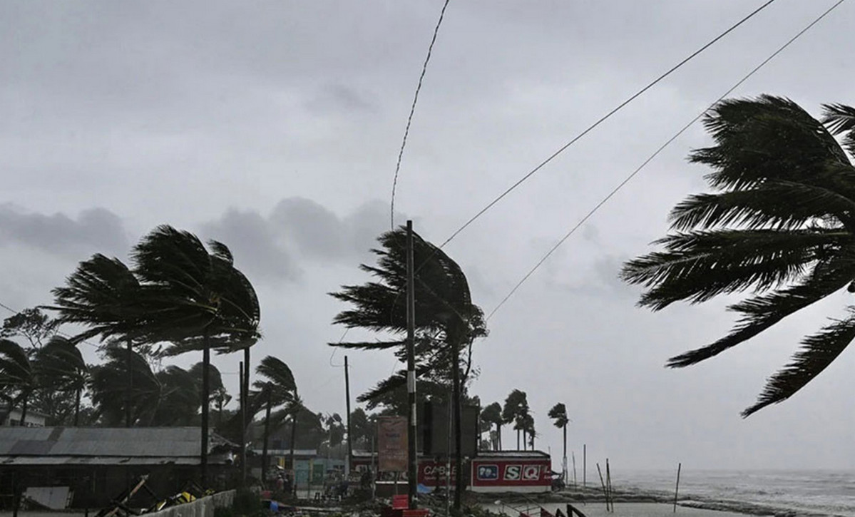 ১৯ জেলায় ৬০ কিমি বেগে ঝড়ের পূর্বাভাস