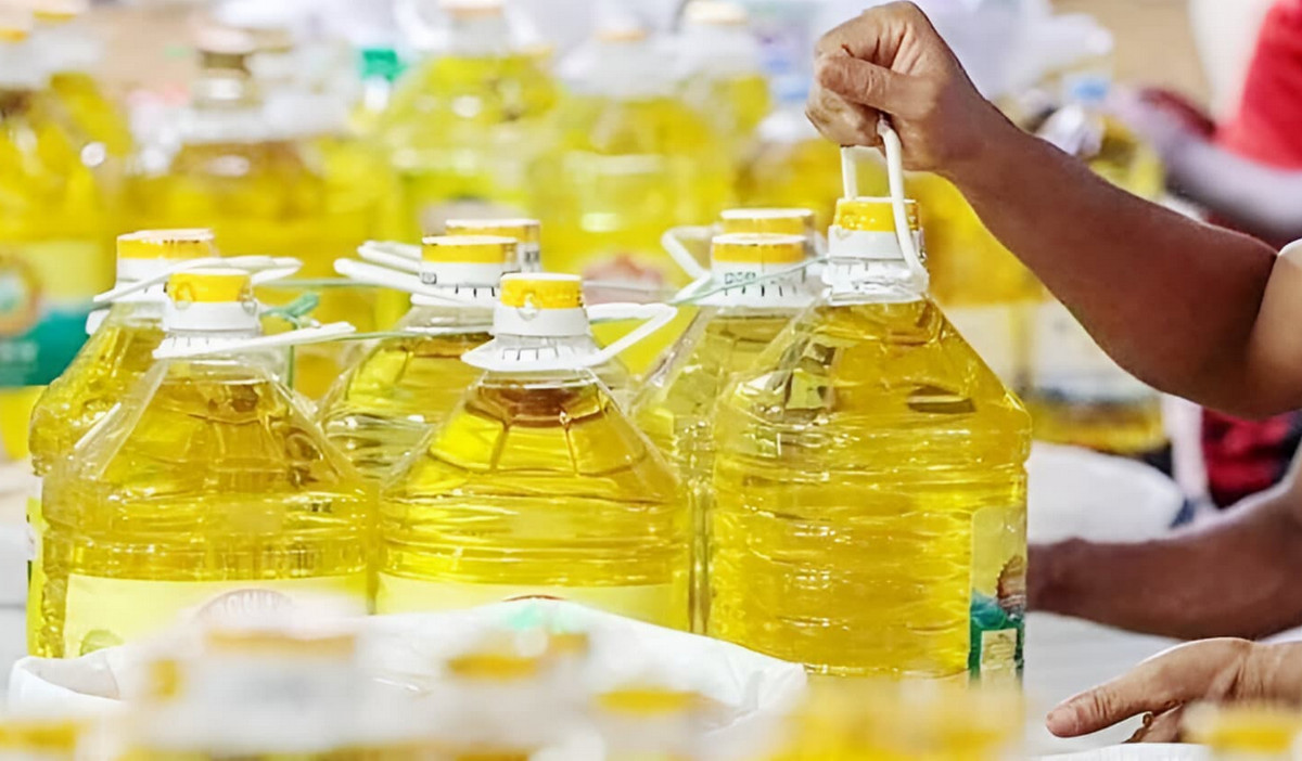 বাড়লো সয়াবিন তেলের দাম