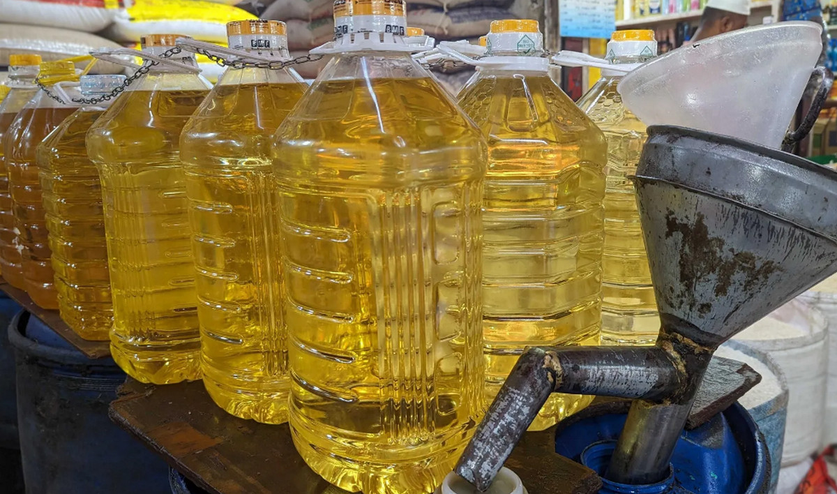 ভোজ্যতেলের দাম নিয়ে যা বললেন বাণিজ্যমন্ত্রী