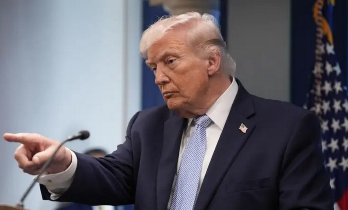 ইরানকে ‘খতম’ করার হুমকি দিলেন ট্রাম্প