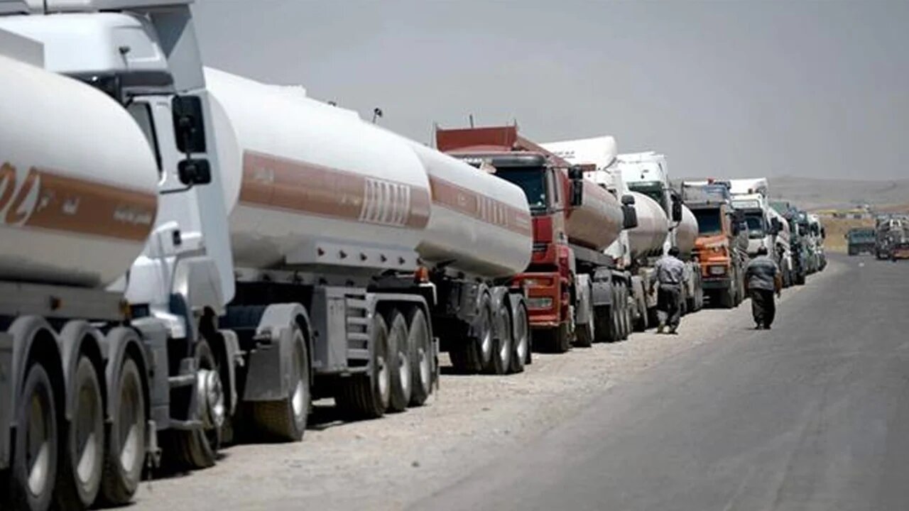 জ্বালানি সংকটে মহাসড়কেই থমকে গেল দূরপাল্লার বাস