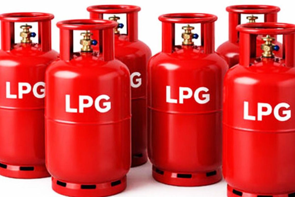 ১২ কেজি এলপিজিতে দাম বাড়ল ২১২ টাকা