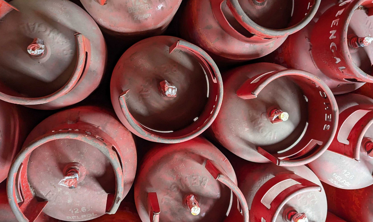 ১৮ দিনের ব্যাবধানে এলপি গ্যাসের দামে বড় লাফ; সিলিন্ডার কত হল