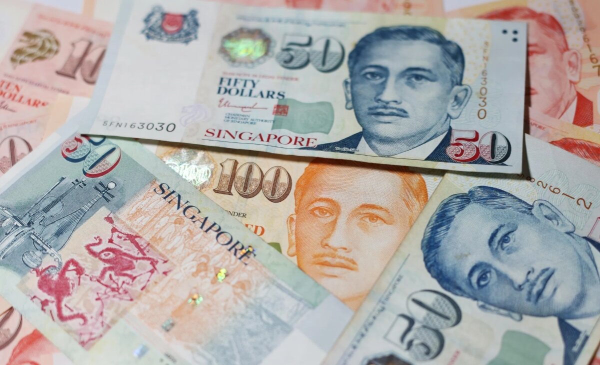লাফিয়ে বাড়ল সিঙ্গাপুর ডলারের বিনিময় হার
