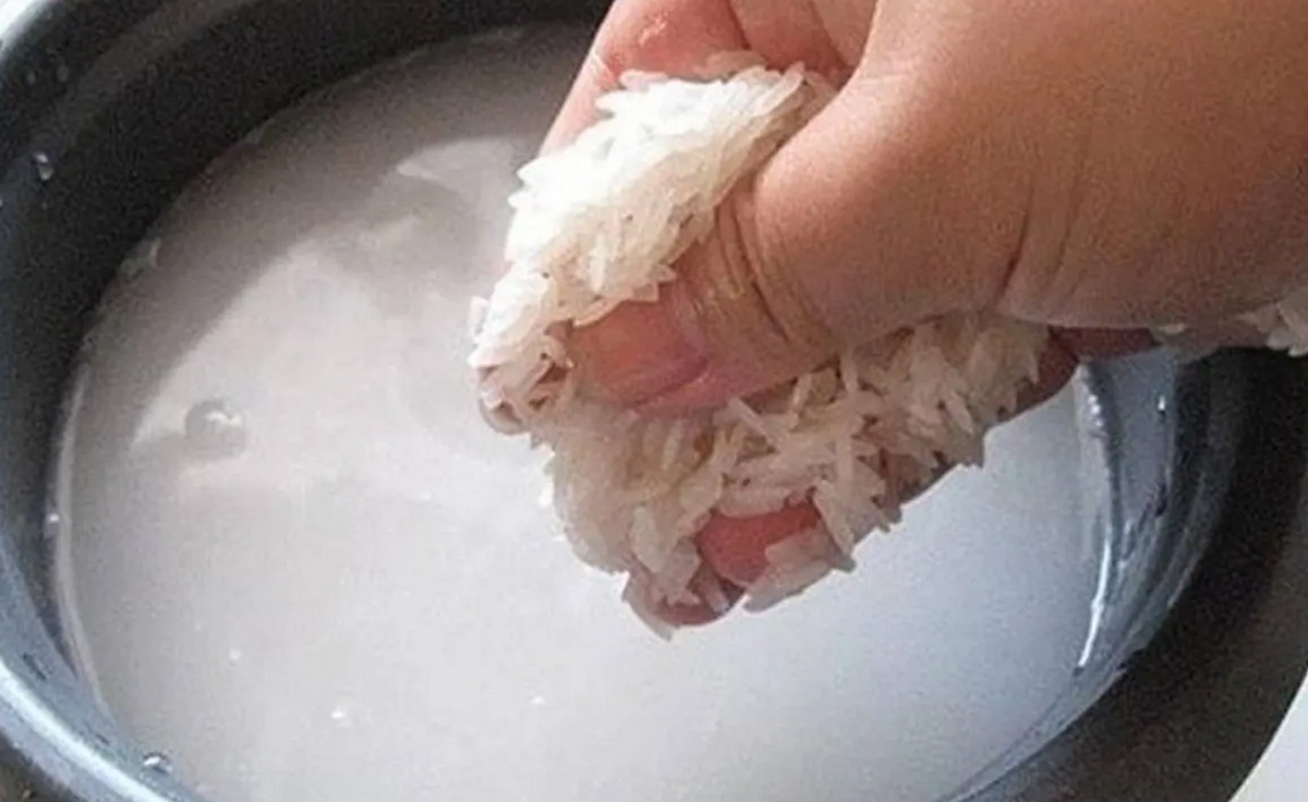 যৌবন ধরে রাখতে ব্যবহার করুন ভাতের সহজ ফেস প্যাক