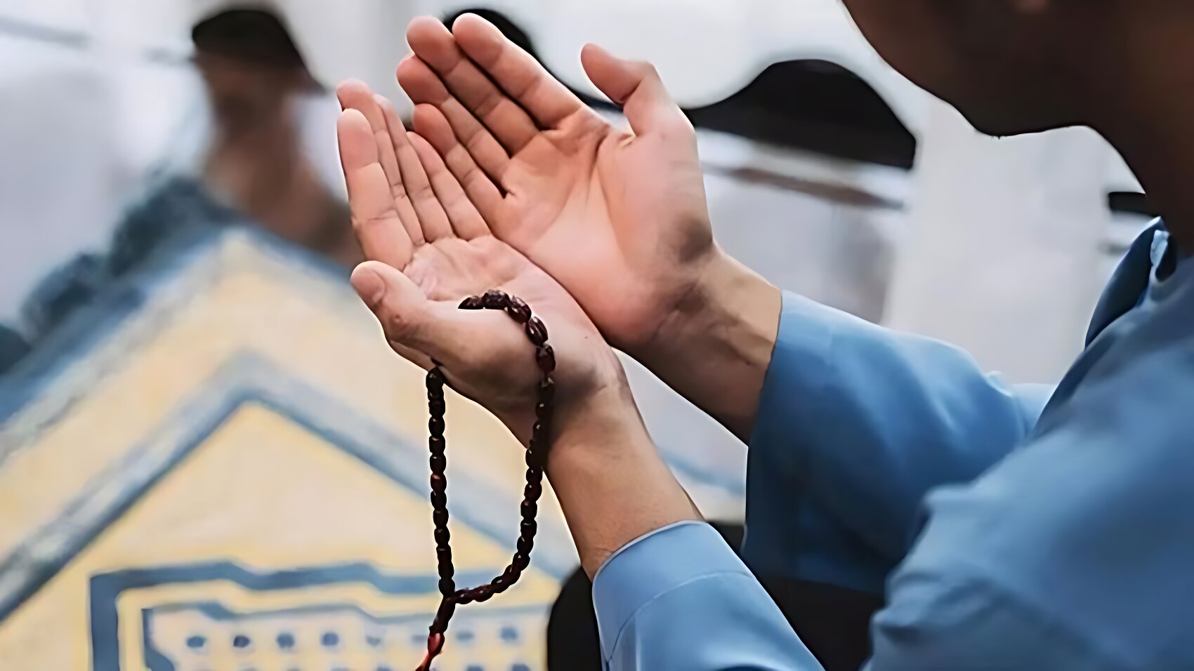 শুক্রবার যে দোয়া করলে মাফ হয় ৮০ বছরের গুনাহ