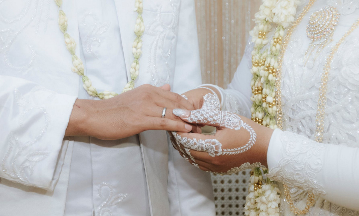 দুই বিয়ে হওয়া নারী জান্নাতে কোন স্বামীর সঙ্গে থাকবেন