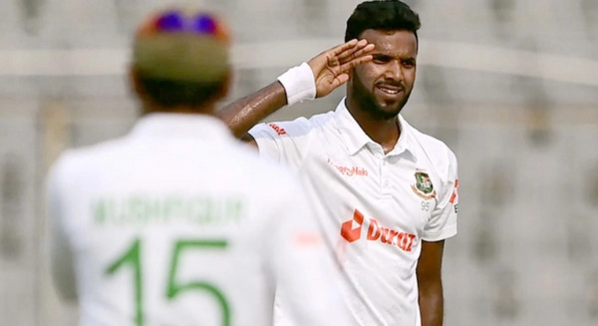 আউট, আউট, আউটঃ দিনের দ্বিতীয় বলেই এবাদতের উইকেট আঘাত