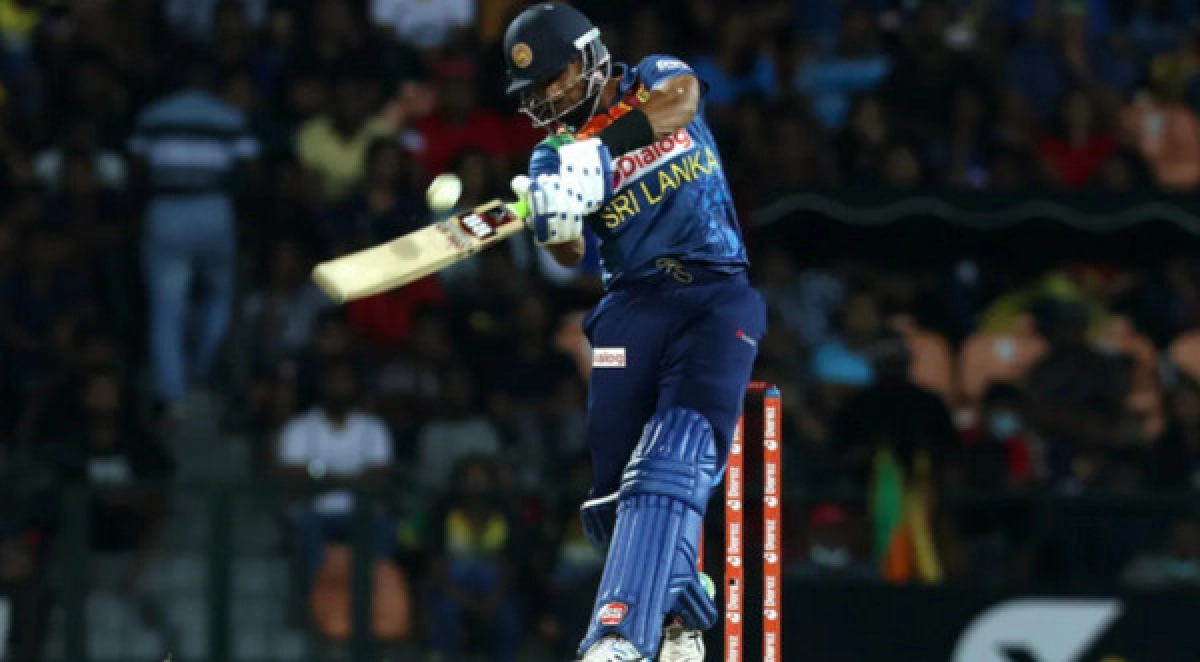 ২৫ বলে ৫৪ রানের তাণ্ডব চালিয়ে লঙ্কানদের হাসতে খেলতে জয়