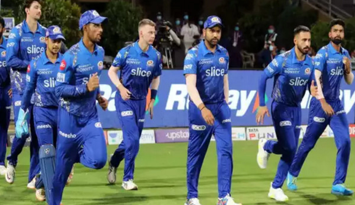 আইপিএলে লজ্জা জনক হারের পরে তিন ক্রিকেটারকে ছাঁটাই করতে চায় মুম্বই ইন্ডিয়ান্স