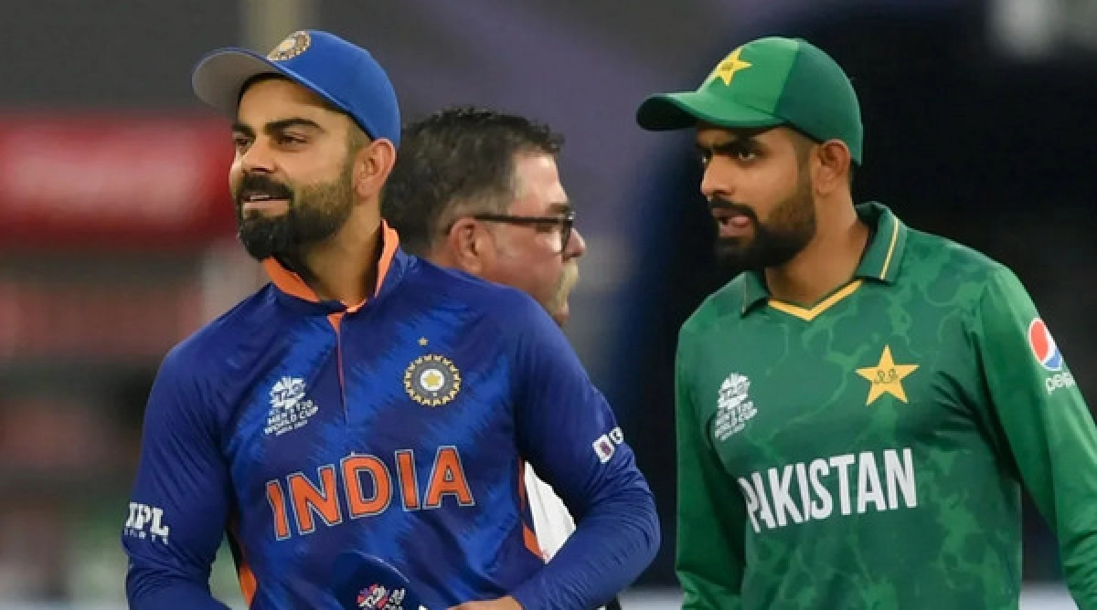 কোহলিকে হারিয়ে বাবরের আরও এক নতুন রেকর্ড