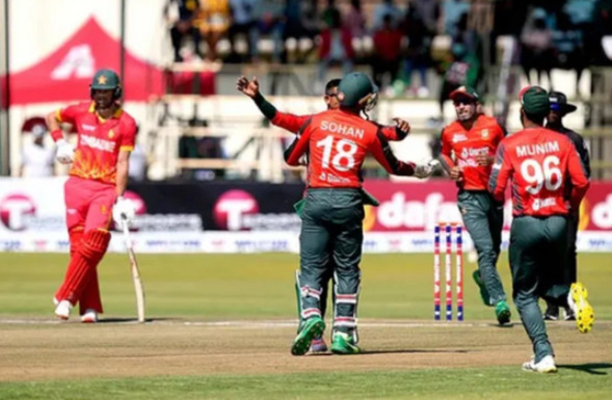 নিজের ৪ ওভারে ৫ উইকেট: ক্যারিয়ারে সেরা বোলিং করলেন মোসাদ্দেক