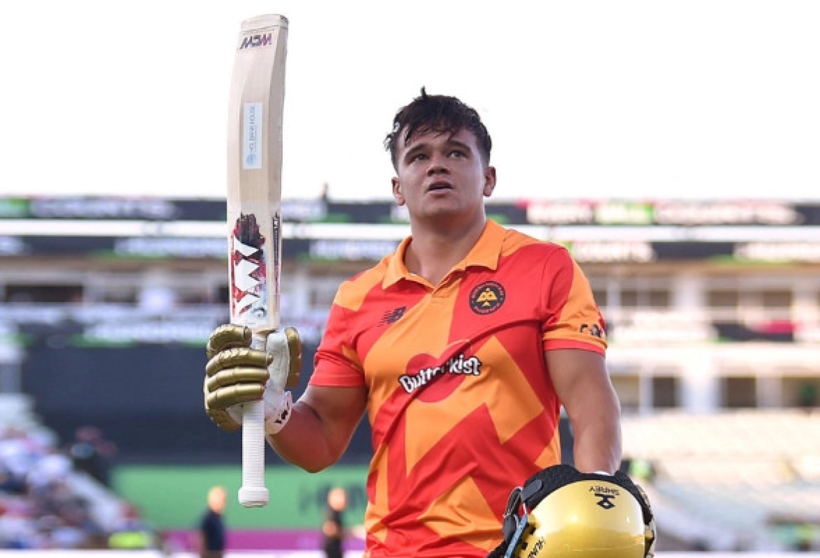 একশ বলের ক্রিকেটে এই প্রথম ইতিহাস গড়লেন স্মিড