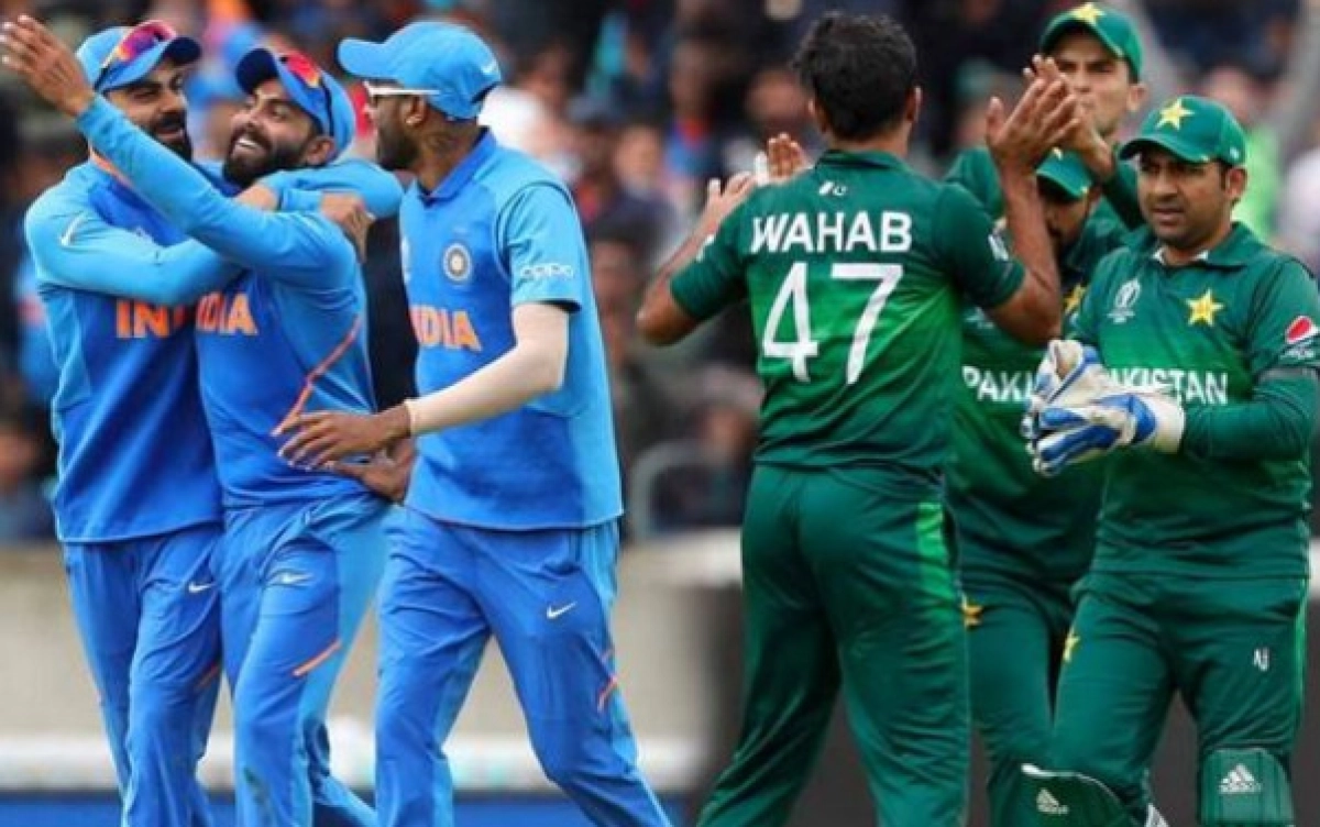 অবিশ্বাস্যভাবে: এশিয়া কাপে ভারতের চেয়ে পাকিস্তানকে এগিয়ে রাখেছেন যিনি