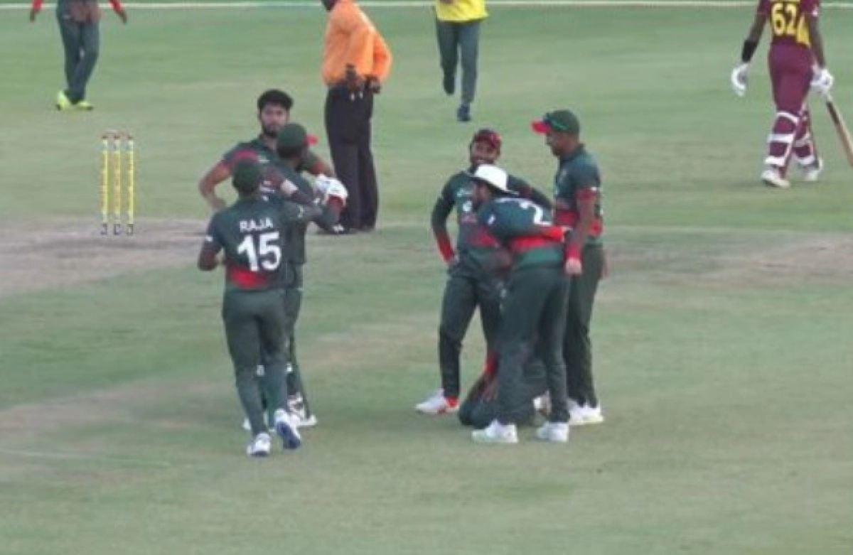 আজ বোলিংয়ে বাংলাদেশ, দেখেনিন সর্বশেষ স্কোর