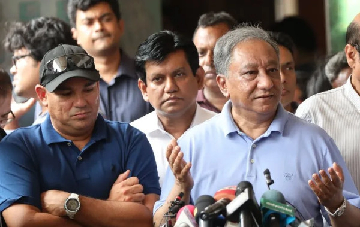 ফেঁসে যাচ্ছেন ডোমিঙ্গো, বিসিবির কঠিন হুঁশিয়ারি