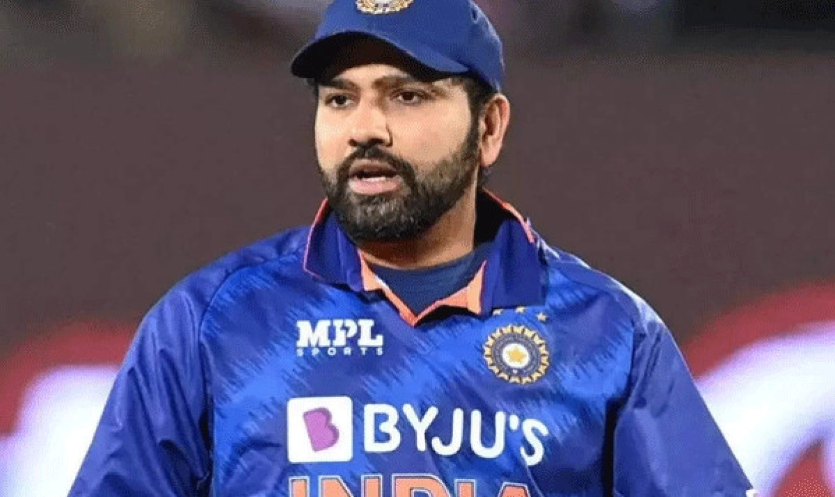 দুবাইয়ে এশিয়া কাপ খেলতে গিয়ে আরেক কান্ড করে বসলেন রোহিত শর্মা