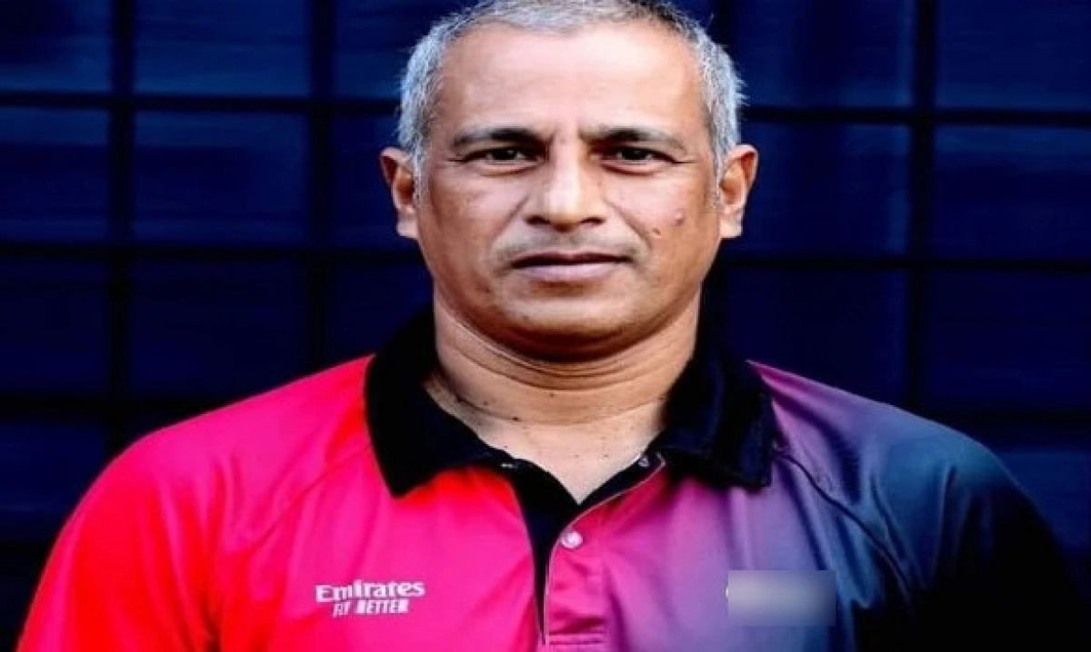 বদলে গেছে অবস্থান, এবার আম্পায়ারিংয়ে প্রশংসায় ভাসছেন বাংলাদেশের মুকুল