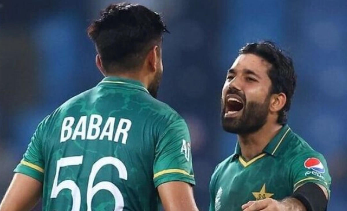 এশিয়া কাপ হারার পর ‘টস’ নিয়ে বাবরের বিপক্ষে মুখ খুললেন রিজওয়ান