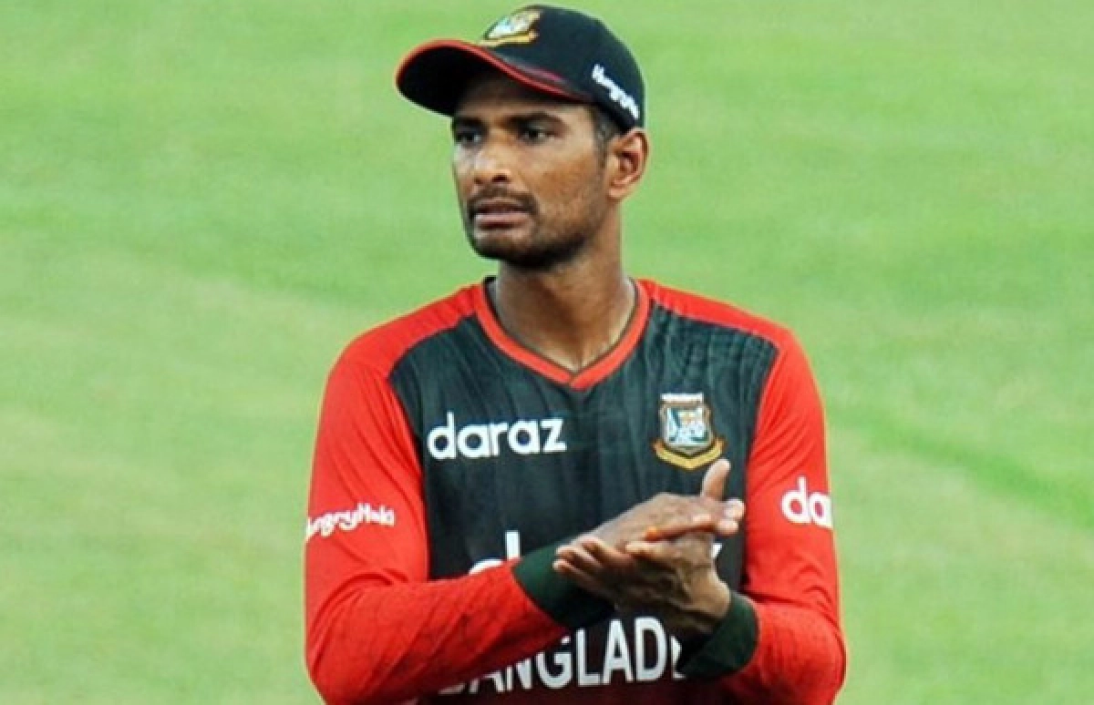বিশ্বকাপে বাংলাদেশ দলে মাহমুদুল্লাহর জায়গা নিয়ে টানাটানি করছেন যে ক্রিকেটার