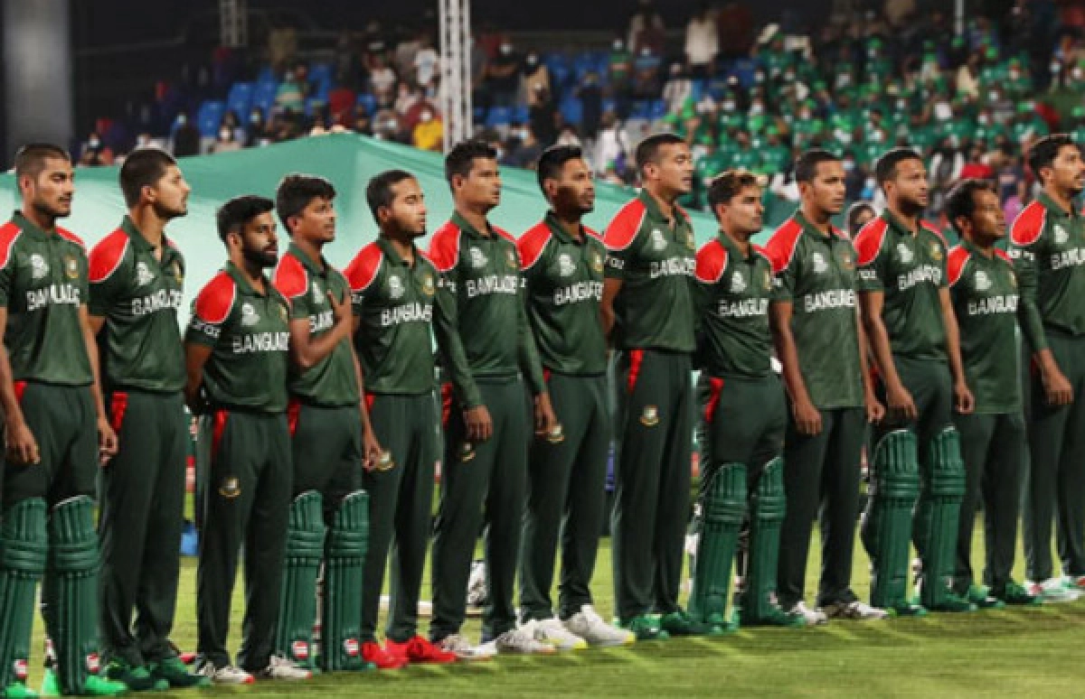 চমক দিয়ে টি-২০ বিশ্বকাপের জন্য ১৫ সদস্যের চূড়ান্ত দল ঘোষণা করলো বিসিবি