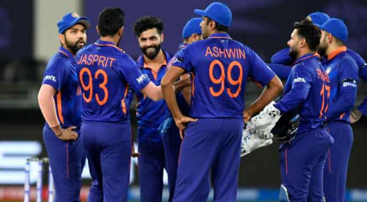 সন্ধায় মাঠে নামছে ভারত ফিরছেন বুমরাহ