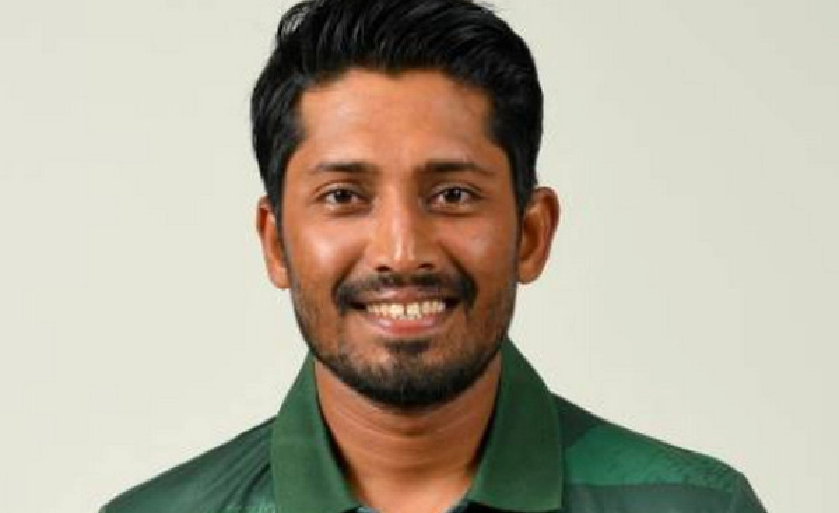 বোলিং করছেন বিজয়