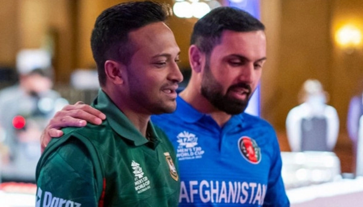নবিকে হটিয়ে শীর্ষে ফিরলেন সাকিব