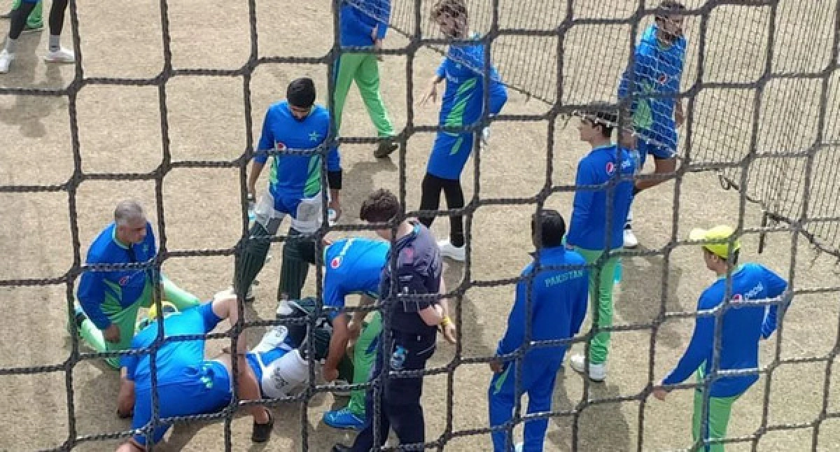মাথায় বলের আঘাত, হাসপাতালে পাকিস্তানের তারকা ব্যাটার