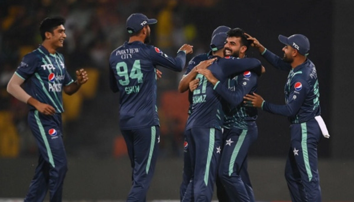 সাদাবের কান্না ক্রিকেট মাঠের এক বেদনা দায়ক দৃশ্য