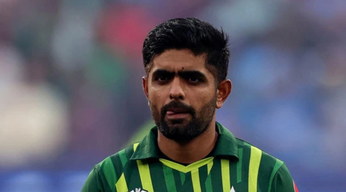 বাবর কে অধিনায়কত্ব ছাড়ার পরামর্শ দিলেন সাবেক পাকিস্তানি তারকা