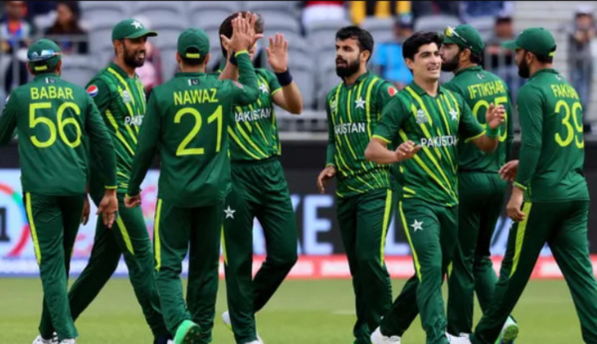 ইমরানের দলের সাথে যেসব মিল রয়েছে বাবরের পাকিস্তানের, ১৯৯২ এর পুনরাবর্তন পালা