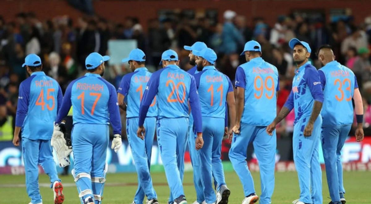 ভারতীয় ক্রিকেট দলের শাস্তির কথা বললেন গাভাস্কার