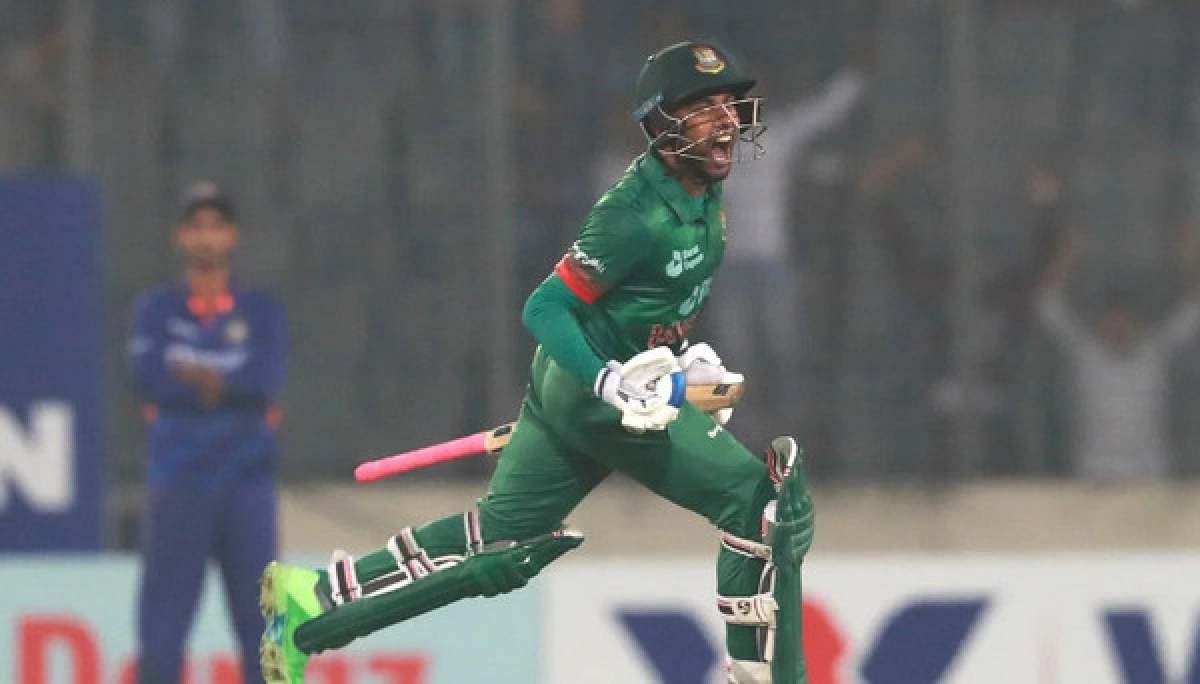 দলের 'নিরব নায়ক'