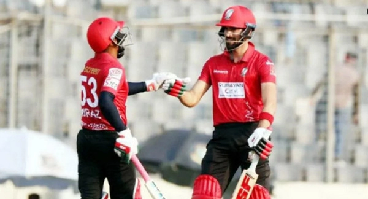 সাকিবের ৮ চার ও ৪ ছক্কার দুর্দান্ত ব্যাটিংয়ে কুমিল্লাকে যত রানের টার্গেট দিল বরিশাল