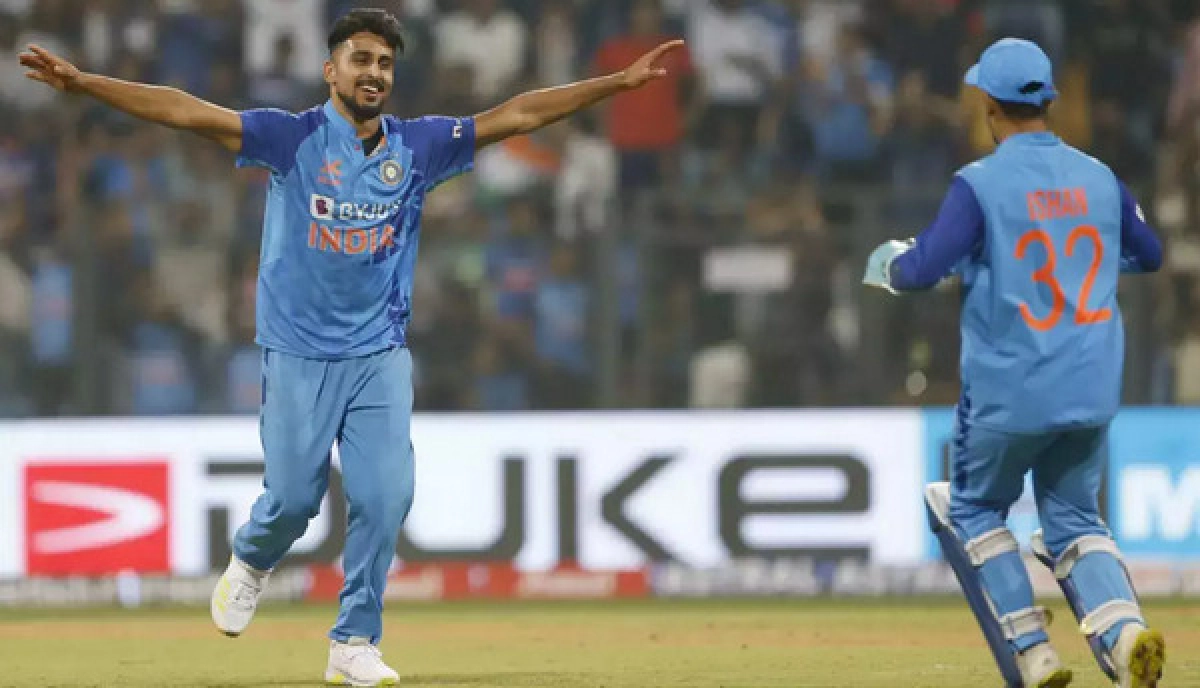 “উমরানের মত বোলার অলিতে-গলিতে রয়েছে”