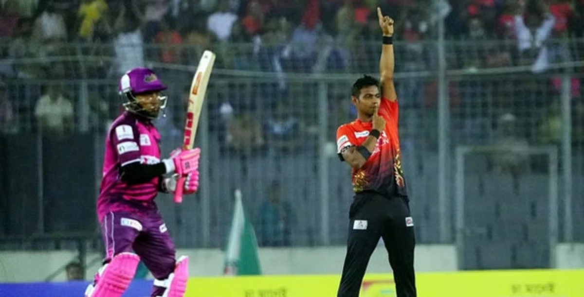 জোড়া ছক্কায় সিলেটকে হারিয়ে ফাইনালে কুমিল্লা