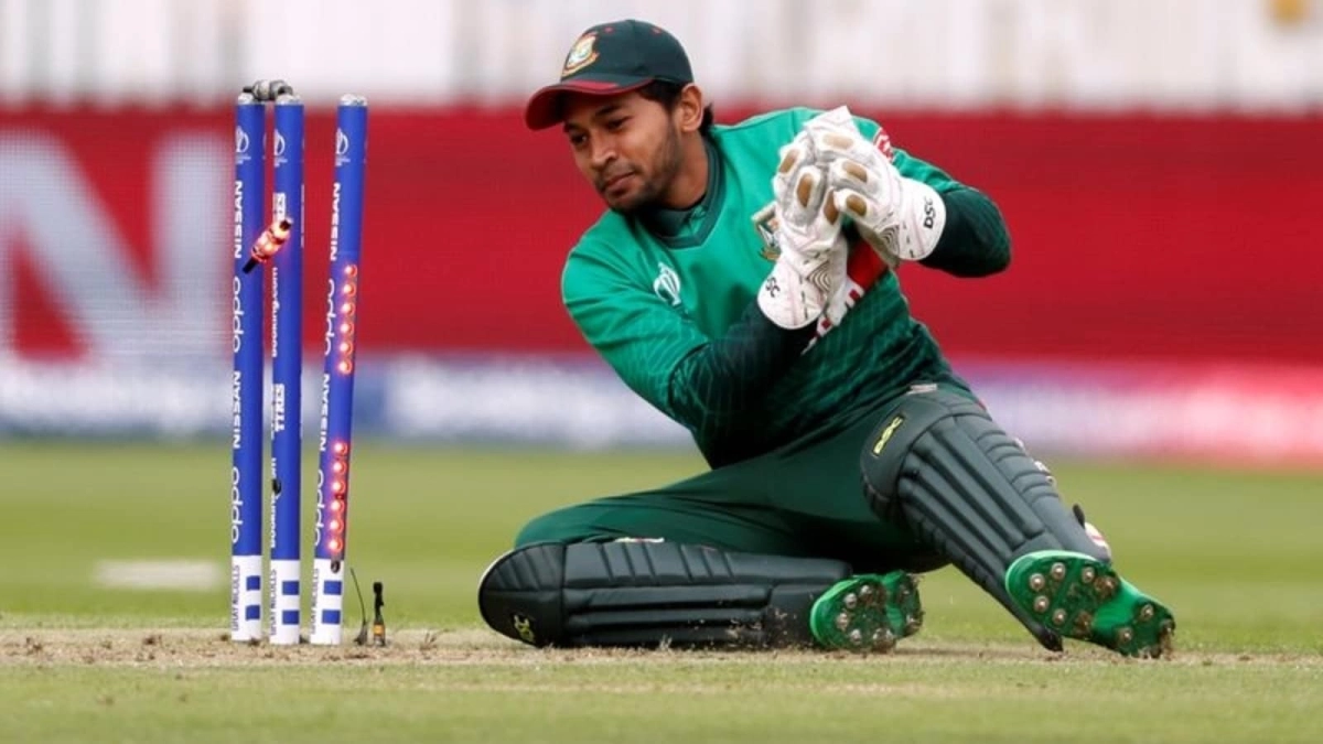 অসাধারণ রেকর্ড গড়ে সবার শীর্ষে মুশফিক