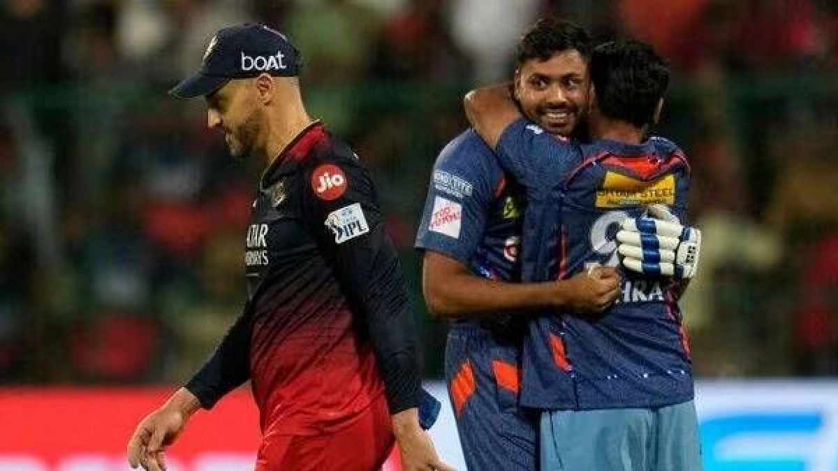 ব্রেকিং নিউজ: বিশাল শাস্তি পেল রয়্যাল চ্যালেঞ্জার্স ব্যাঙ্গালোরের অধিনায়ক ফ্যাফ ডু প্লেসি