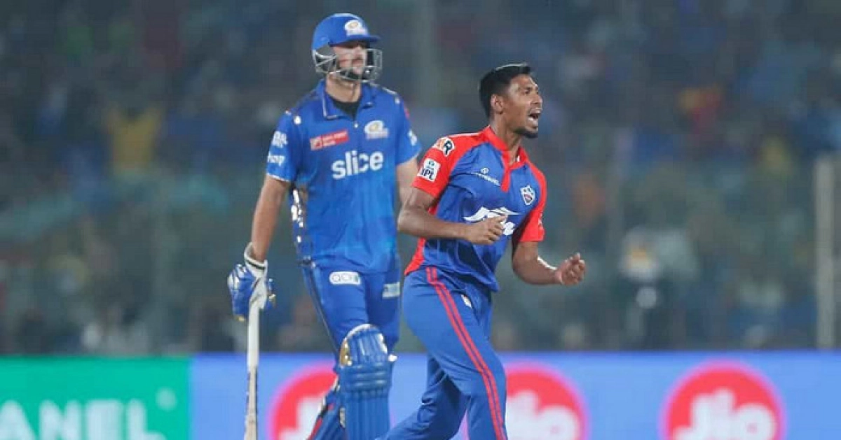 নরকিয়া-মুস্তাফিজকে নিয়ে যা বললেন ওয়ার্নার