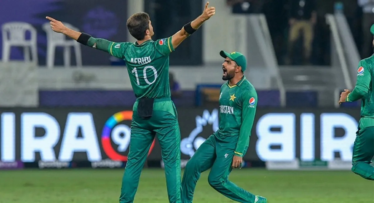 বাবরের সঙ্গে কি সত্যিই ঝামেলা উত্তর দিলেন শাহিন