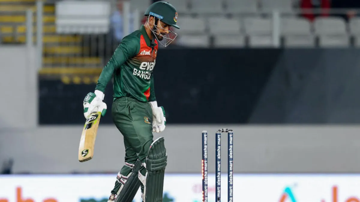 শান্ত-লিটনের আর্লি বিদায়, ব্যাট হাতে হাল ধরেছেন জুনিয়র তামিম