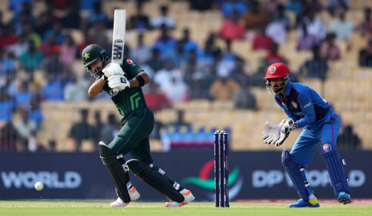 টানা ৩ উইকেট হারিয়ে বিপাকে পাকিস্তান, দেখুন সর্বশেষ স্কোর