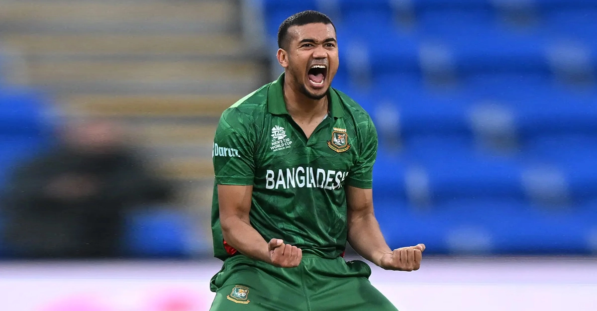 শুরুতেই তাসকিনের আঘাত , জয়ের সম্ভাবনায় বাংলাদেশ