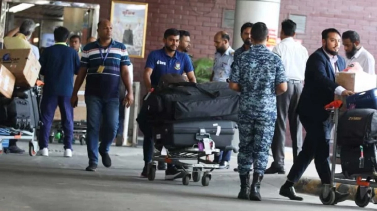 হারের লজ্জা মাথায় নিয়ে দেশে ফিরেছে বাংলাদেশ দল